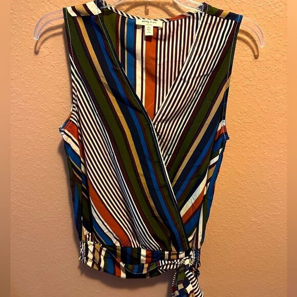 Sandy & Sid crossover v neck blouse - Picture 1 of 8